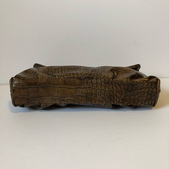 OLSEN Europe brown faux croc magnetic clutch EUC - Picture 3 of 7